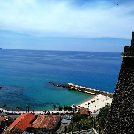 Desideria A Pizzo Πίτσο